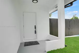 12068 SW 210th St, Miami, FL 33177 - Photo 3