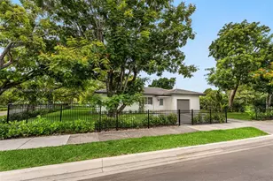 810 NW 7th St, Miami, FL 33136 - Photo 3