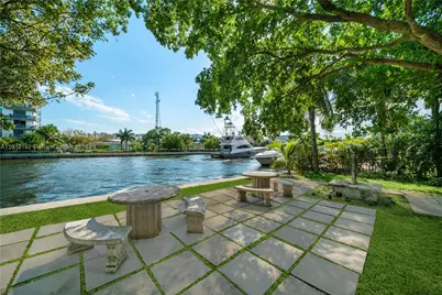 810 NW 7th St, Miami, FL 33136 - Photo 27