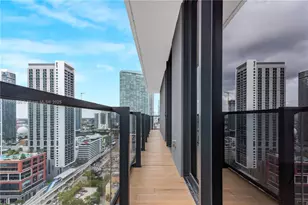 398 NE 5th St, Miami, FL 33132 - Photo 15