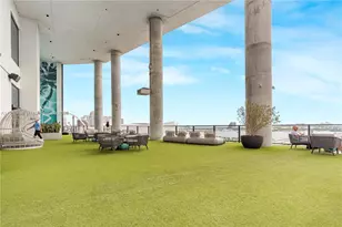 398 NE 5th St, Miami, FL 33132 - Photo 27