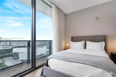 398 NE 5th St #1801, Miami, FL 33132 - Photo 7