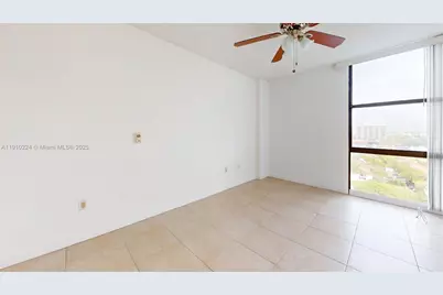 3675 N Country Club Dr #1610, Aventura, FL 33180 - Photo 23