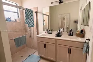 470 SE 34th Terrace, Homestead, FL 33033 - Photo 11