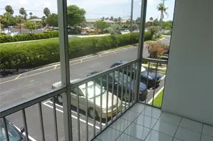 180 Cypress Club Dr, Pompano Beach, FL 33060 - Photo 9