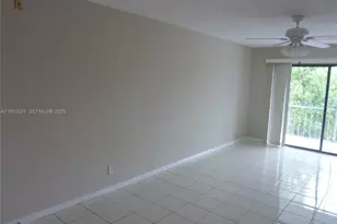 180 Cypress Club Dr, Pompano Beach, FL 33060 - Photo 7