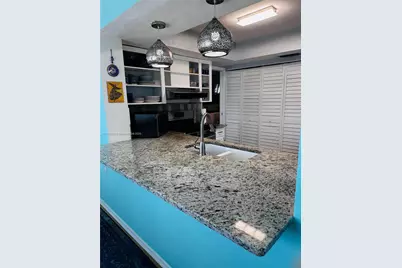 8600 NW 25th Ct, Sunrise, FL 33322 - Photo 9
