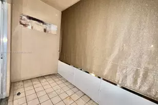 6095 W 19th Ave, Hialeah, FL 33012 - Photo 19