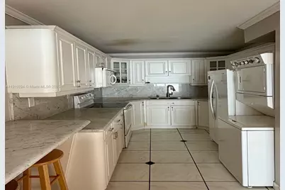 6061 Collins Ave #11A, Miami Beach, FL 33140 - Photo 15