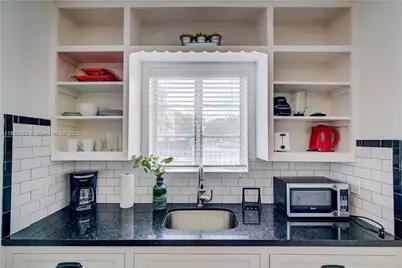 855 SW 7th St, Miami, FL 33130 - Photo 27