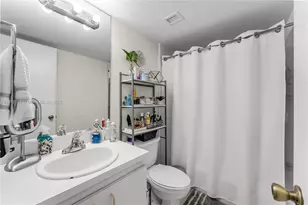 9320 Fountainebleau Blvd, Miami, FL 33172 - Photo 9