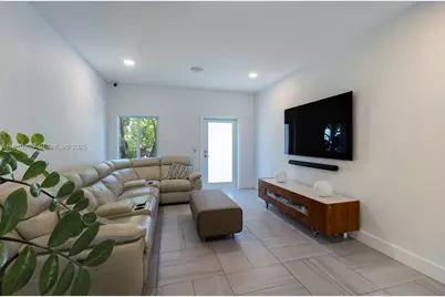 5752 NW 112th Ct, Doral, FL 33178 - Photo 5