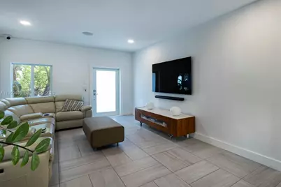 5752 NW 112th Ct, Doral, FL 33178 - Photo 7