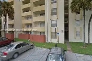10000 NW 80th Ct, Hialeah Gardens, FL 33016 - Photo 7