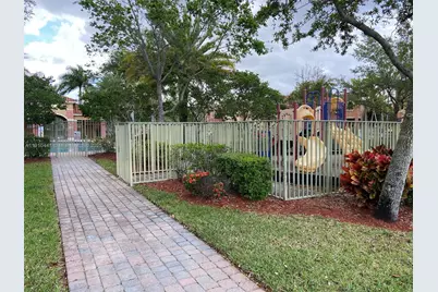 1002 SW 144th Ave #605, Pembroke Pines, FL 33027 - Photo 17