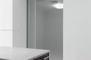 900 Biscayne Blvd, Miami, FL 33132 - Photo 11