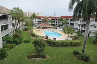 581 Blue Heron Dr, Hallandale Beach, FL 33009 - Photo 9