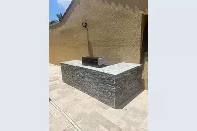 20305 NE 10th Ct, Miami, FL 33179 - Photo 9