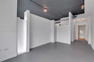 10 SW South River Dr, Miami, FL 33130 - Photo 19