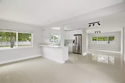 5250 SW 96th Ave, Miami, FL 33165 - Photo 9