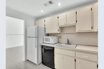 300 Bayview Dr #902, Sunny Isles Beach, FL 33160 - Photo 39