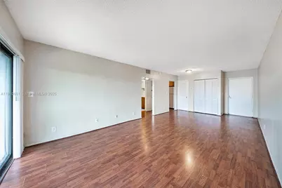 405 S Pine Island Rd #405D, Plantation, FL 33324 - Photo 17