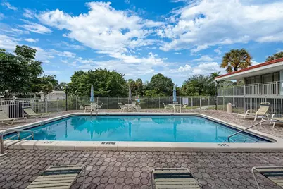 405 S Pine Island Rd #405D, Plantation, FL 33324 - Photo 23