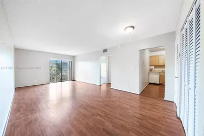 405 S Pine Island Rd #405D, Plantation, FL 33324 - Photo 5