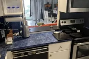 6900 Bay Dr, Miami Beach, FL 33141 - Photo 9