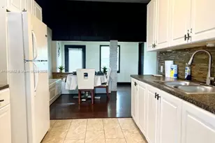 2995 NW 106th St, Miami, FL 33147 - Photo 19