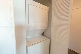 79 SW 12th St, Miami, FL 33130 - Photo 9