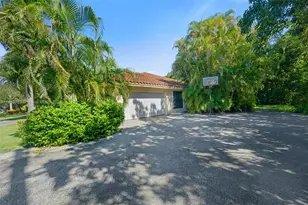 13575 SW 69th Ct, Pinecrest, FL 33156 - Photo 3