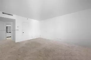 20191 E Country Club Dr, Aventura, FL 33180 - Photo 13