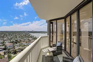 1000 E Island Blvd, Aventura, FL 33160 - Photo 23