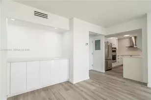 3675 N Country Club Dr, Aventura, FL 33180 - Photo 19