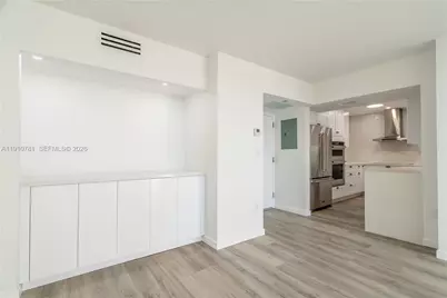 3675 N Country Club Dr #1906, Aventura, FL 33180 - Photo 17