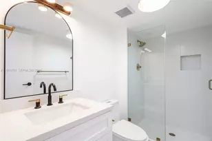 3675 N Country Club Dr, Aventura, FL 33180 - Photo 41