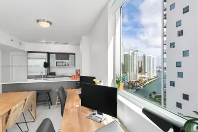 55 SE 6th St #2610, Miami, FL 33131 - Photo 3