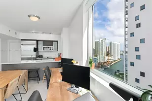55 SE 6th St, Miami, FL 33131 - Photo 3