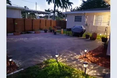 1031 N 16th Ct, Hollywood, FL 33020 - Photo 15