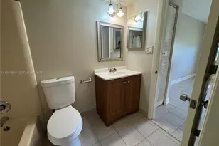 6031 Shaker Wood Cir, Tamarac, FL 33319 - Photo 23
