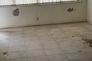 200 Lakeview Dr, Weston, FL 33326 - Photo 3