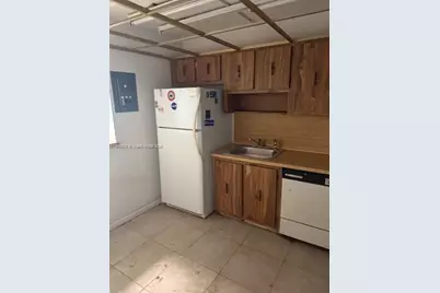 200 Lakeview Dr #102, Weston, FL 33326 - Photo 5