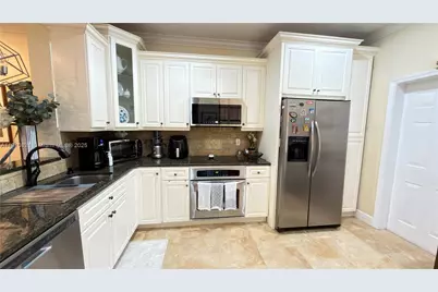 3887 Tree Top Dr #3887, Weston, FL 33332 - Photo 11