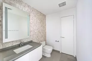 88 SW 7th St, Miami, FL 33130 - Photo 15