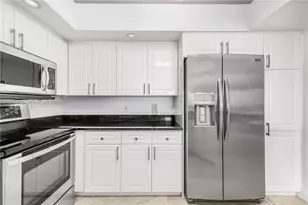 1800 Sunset Harbour Dr, Miami Beach, FL 33139 - Photo 3
