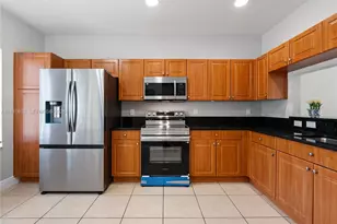 2551 SW 83rd Ave, Miramar, FL 33025 - Photo 9