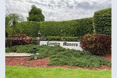 504 Sandpiper Cir, Delray Beach, FL 33445 - Photo 1