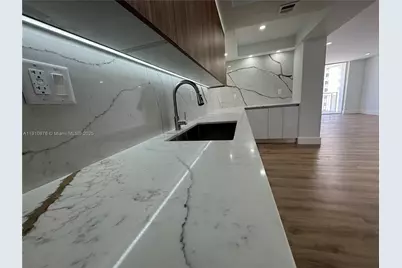 18031 Biscayne Blvd #1402, Aventura, FL 33160 - Photo 7