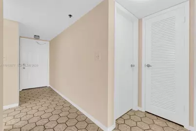 3100 W Rolling Hills Cir #707, Davie, FL 33328 - Photo 3